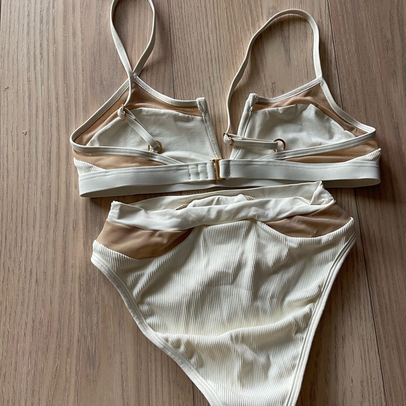 LSpace Bikini with Mesh - Picture 5 of 5